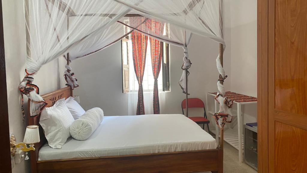 Stay Home Zanzibar B&B ザンジバルシティ エクステリア 写真