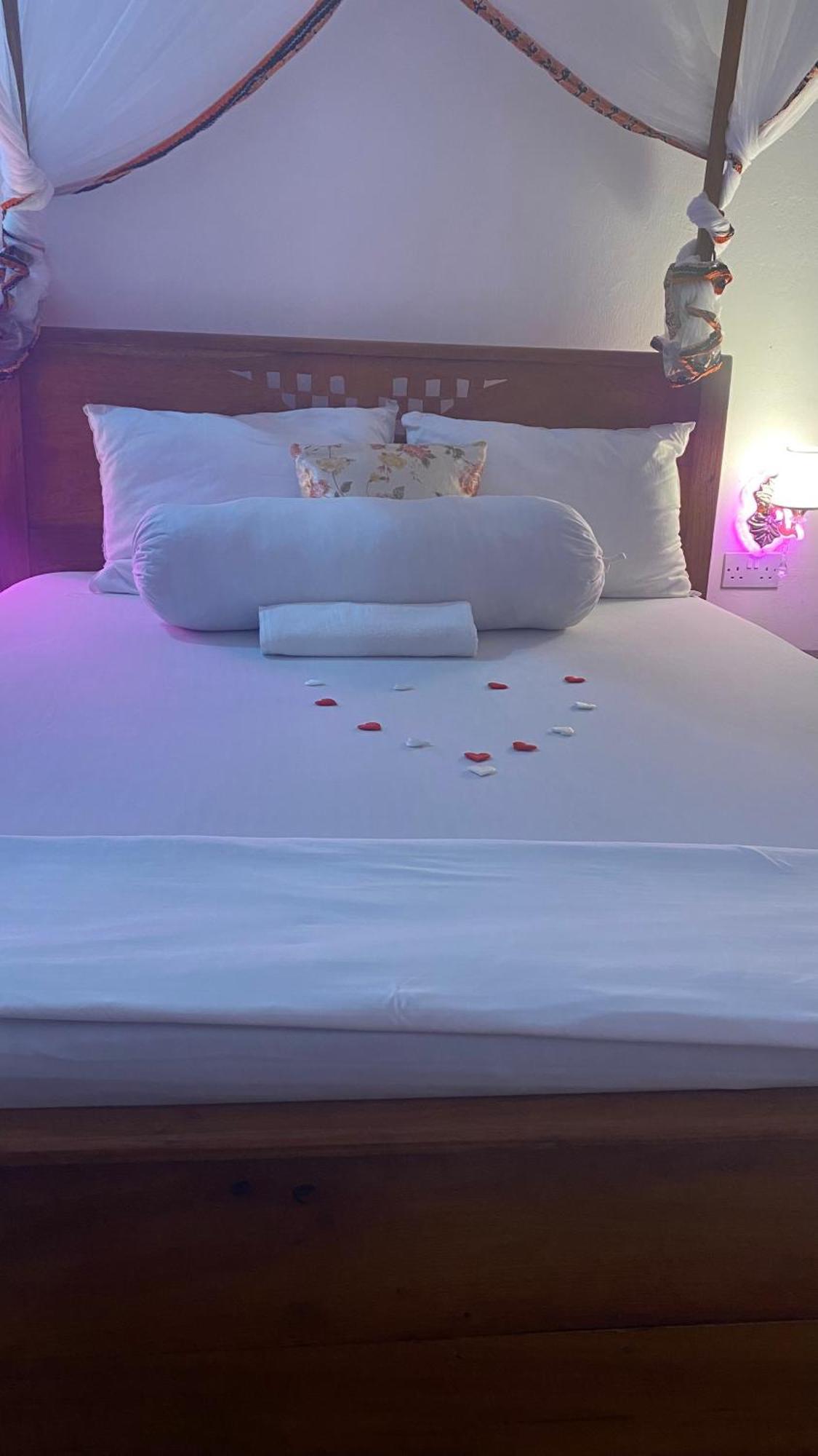 Stay Home Zanzibar B&B ザンジバルシティ エクステリア 写真