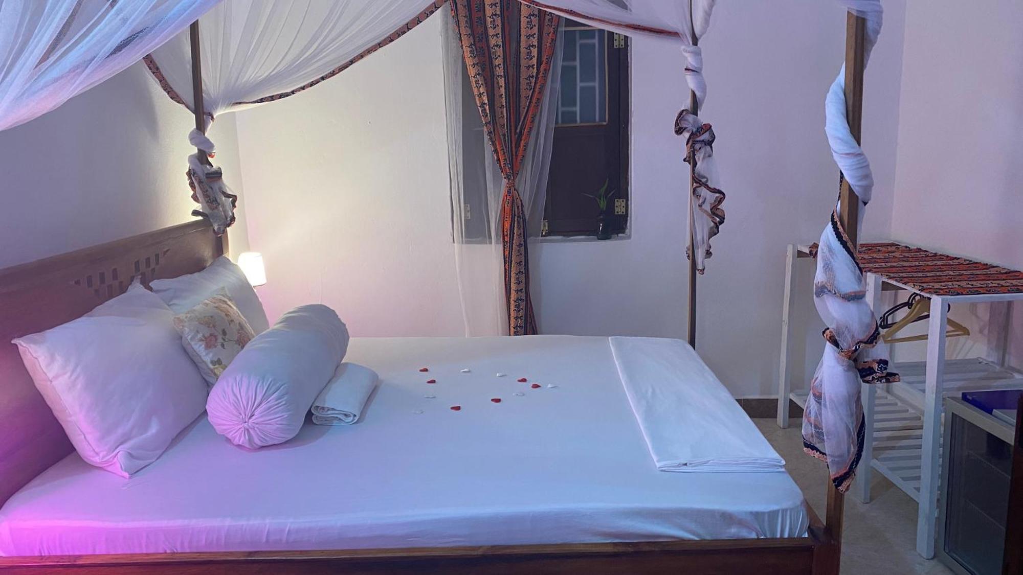 Stay Home Zanzibar B&B ザンジバルシティ エクステリア 写真