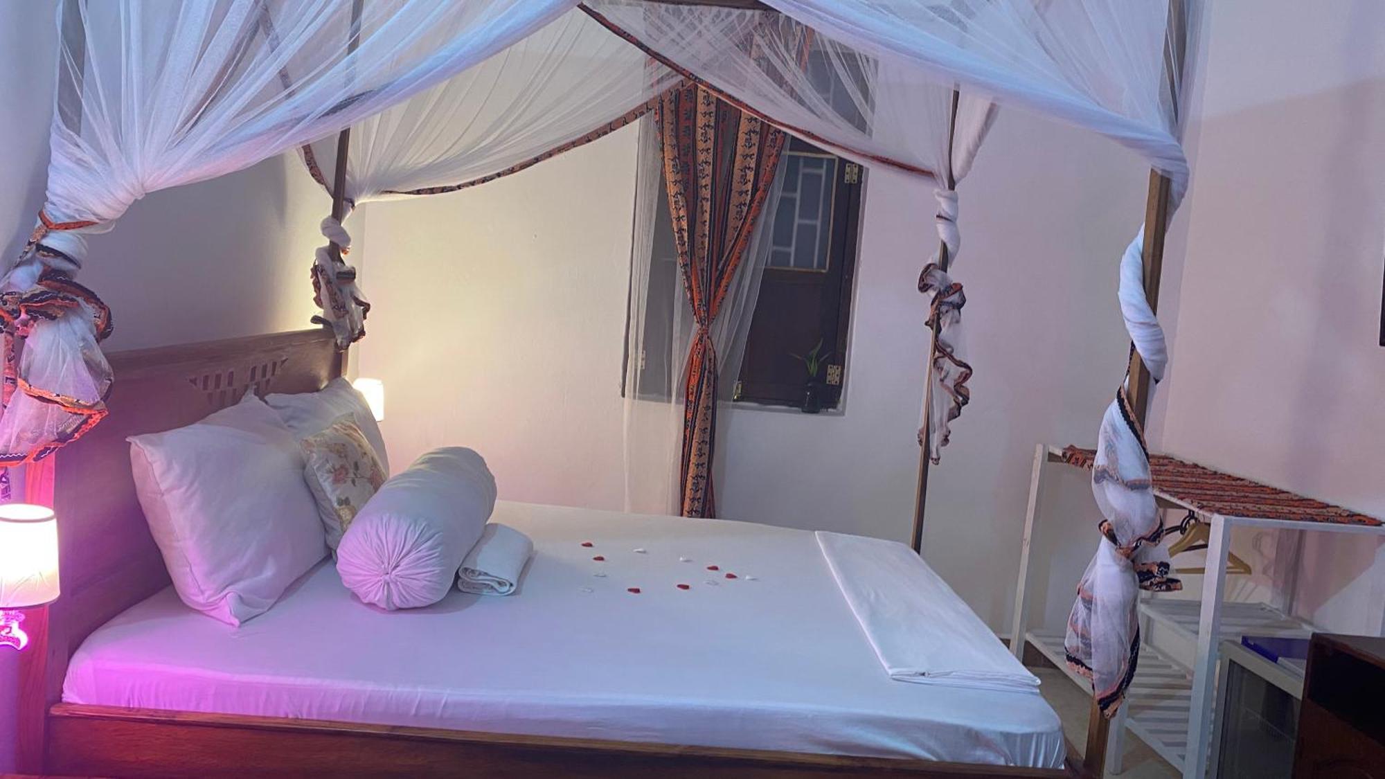 Stay Home Zanzibar B&B ザンジバルシティ エクステリア 写真